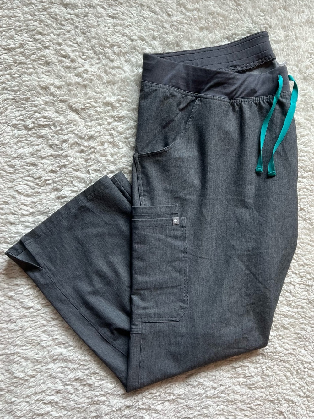 FIGS Women’s Kade Cargo Scrub Pants Graphite Teal Drawstring (XXL)